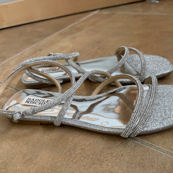 Badgley Mischka Ivie Embellished Strappy Flat Sandals Silver Fits true to size - Picture 2 of 10